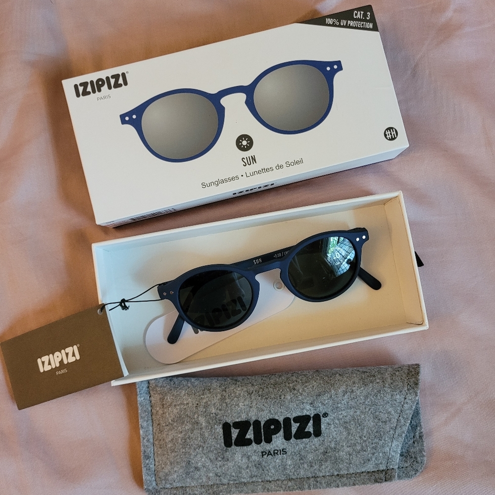 Izipizi navy blue sun glasses